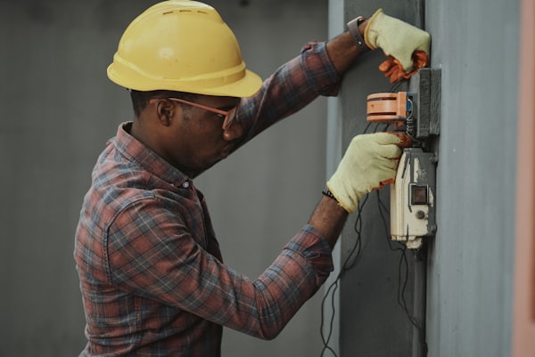 Técnico instalador de cámaras de seguridad